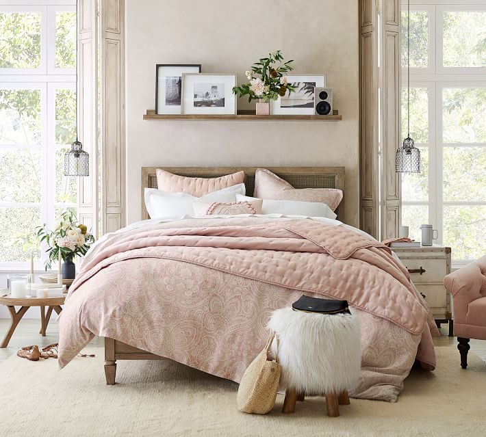 Loving the idea of a shelf for above the bed decor! Lots more ideas for decorating that awkward space above the bed in this post!
