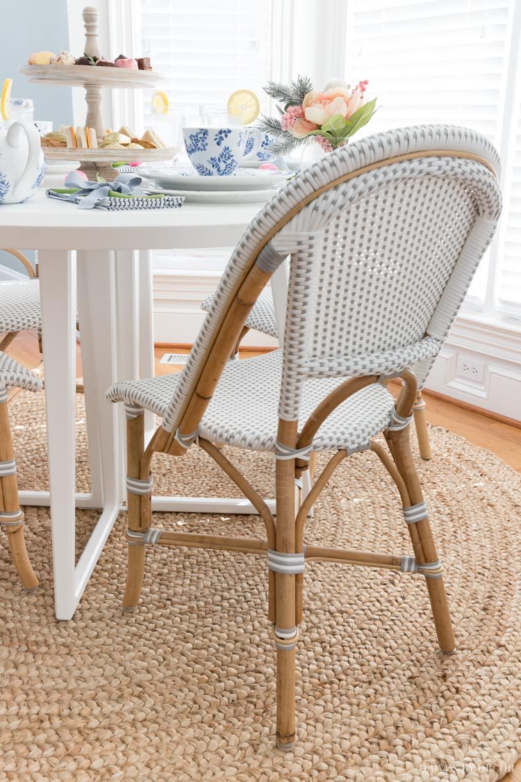 Come see the "before" and "after" makeover of our breakfast nook!