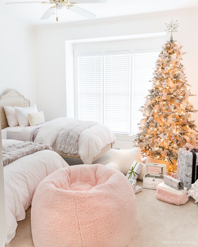 Great post with Christmas gift ideas for teen girls!
