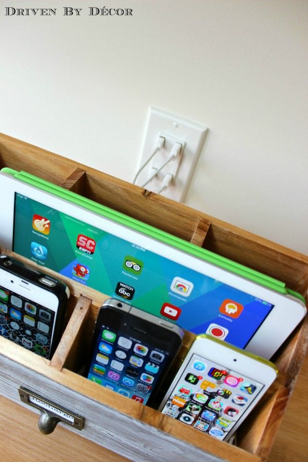 Dekorguncel - 4 port usb outlet installed behind charging station