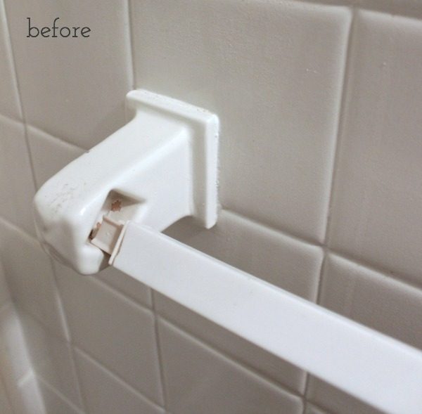 Dekorguncel - Before Image of Old Towel Bar