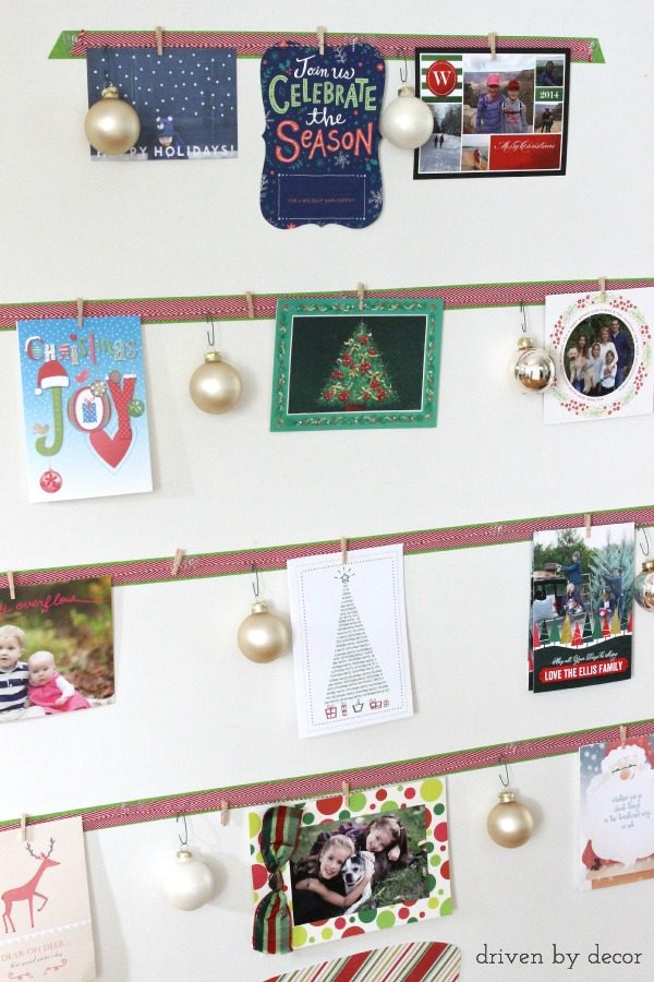 Dekorguncel - Cards clipped onto DIY Christmas card display