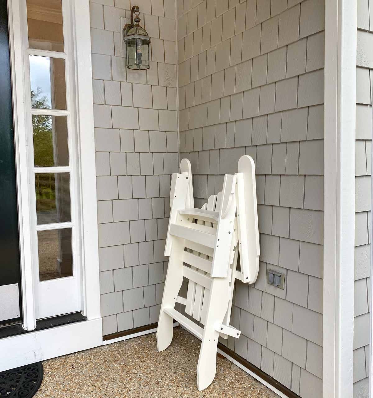 Adirondack chair that folds for easy storage!
