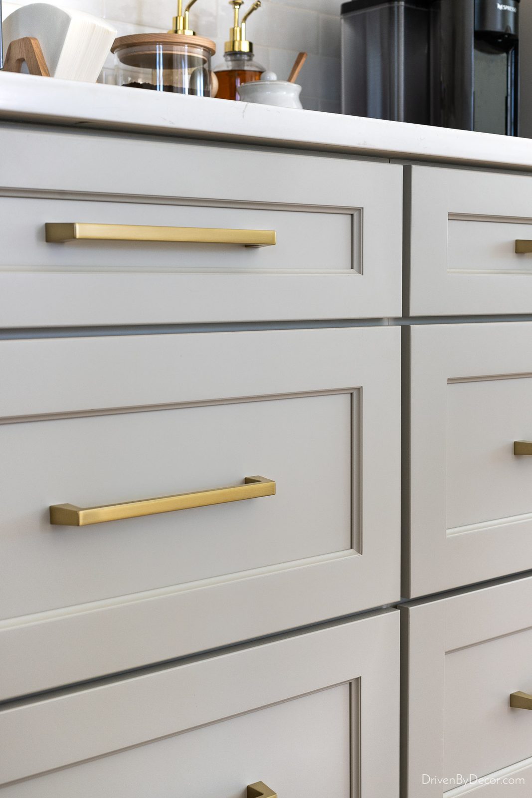 Gray shaker kitchen cabinet profile with thin molding