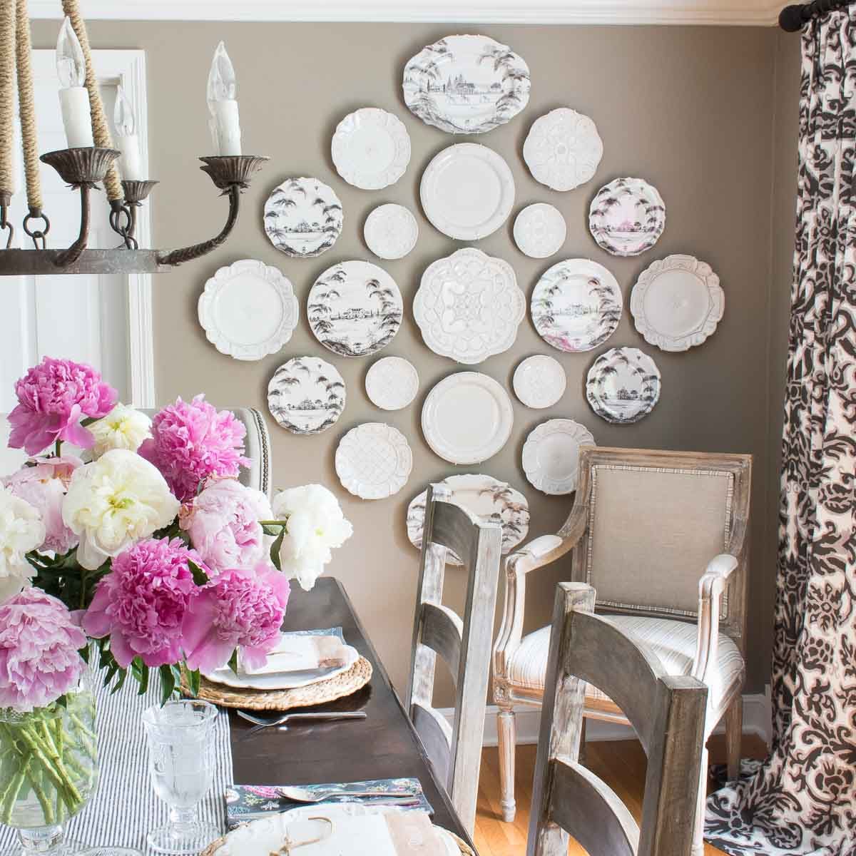 How to hang plates on the wall