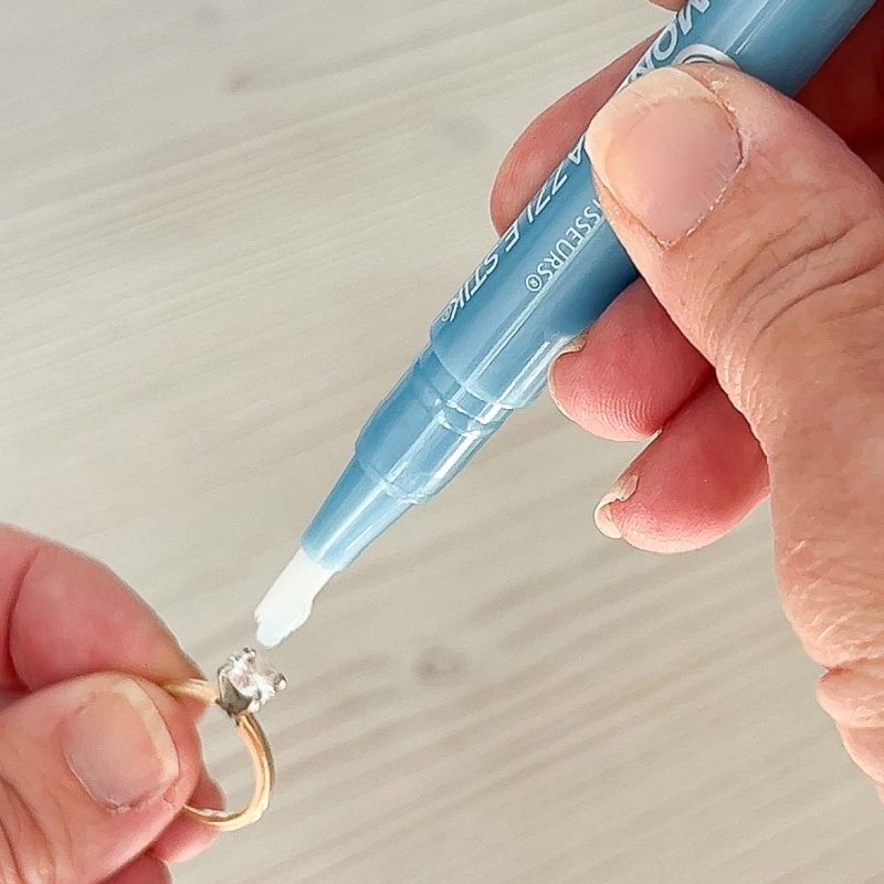 Jewelry cleaning pen