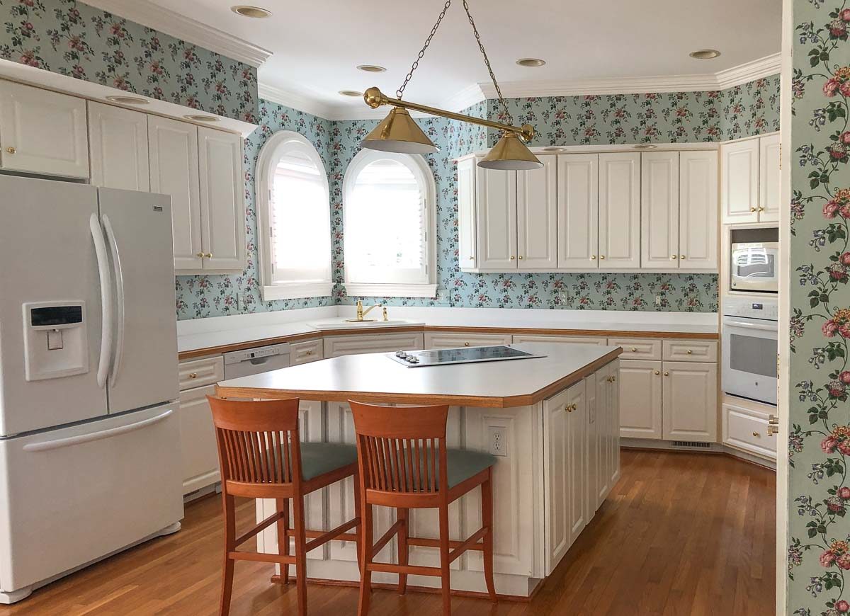 Dated kitchen before remodeling