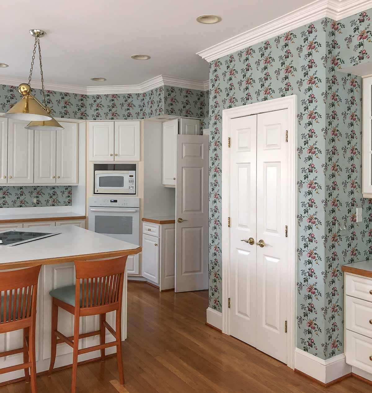 Dated kitchen before remodeling