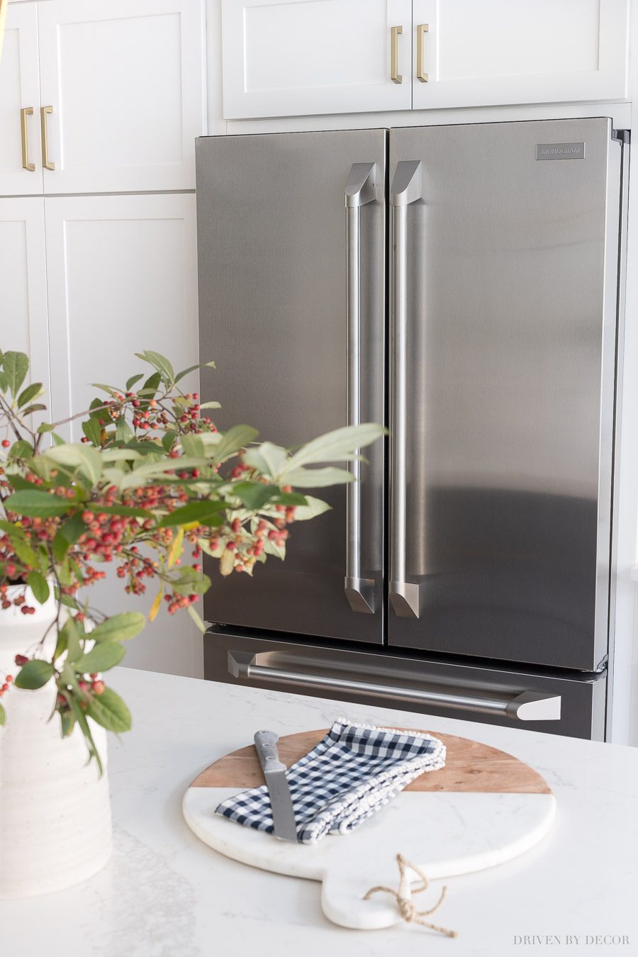 Love the lines of Monogram's Professional style refrigerator handles!
