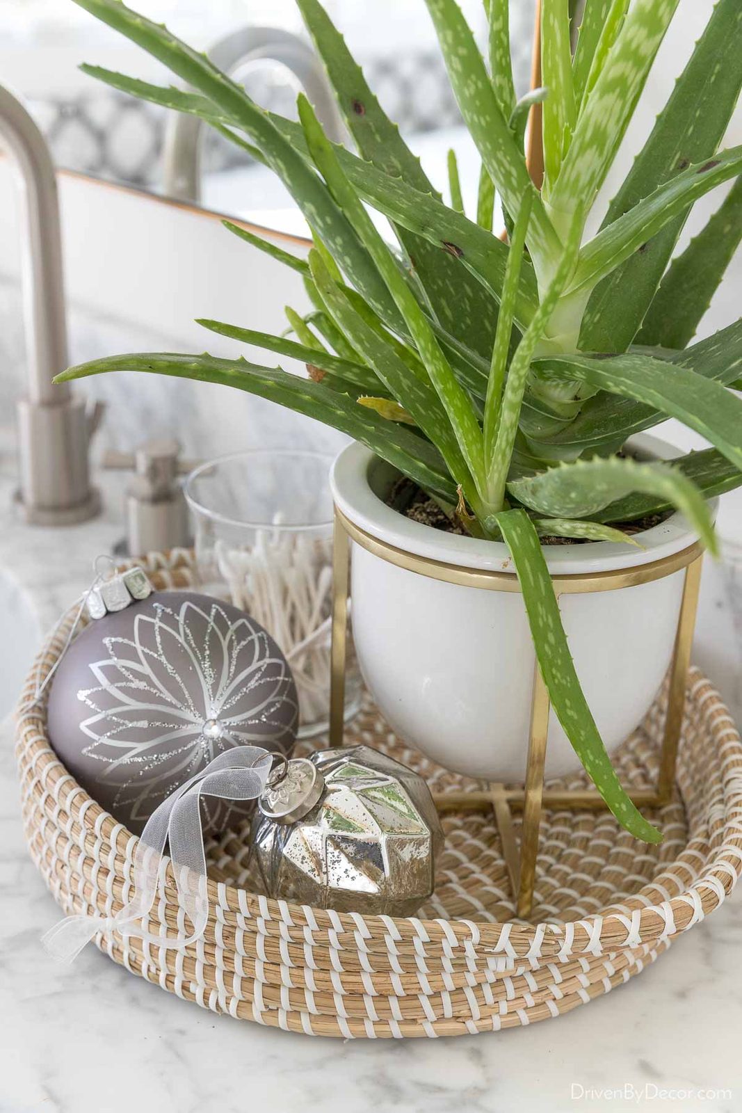 Using ornaments as simple Christmas decorations