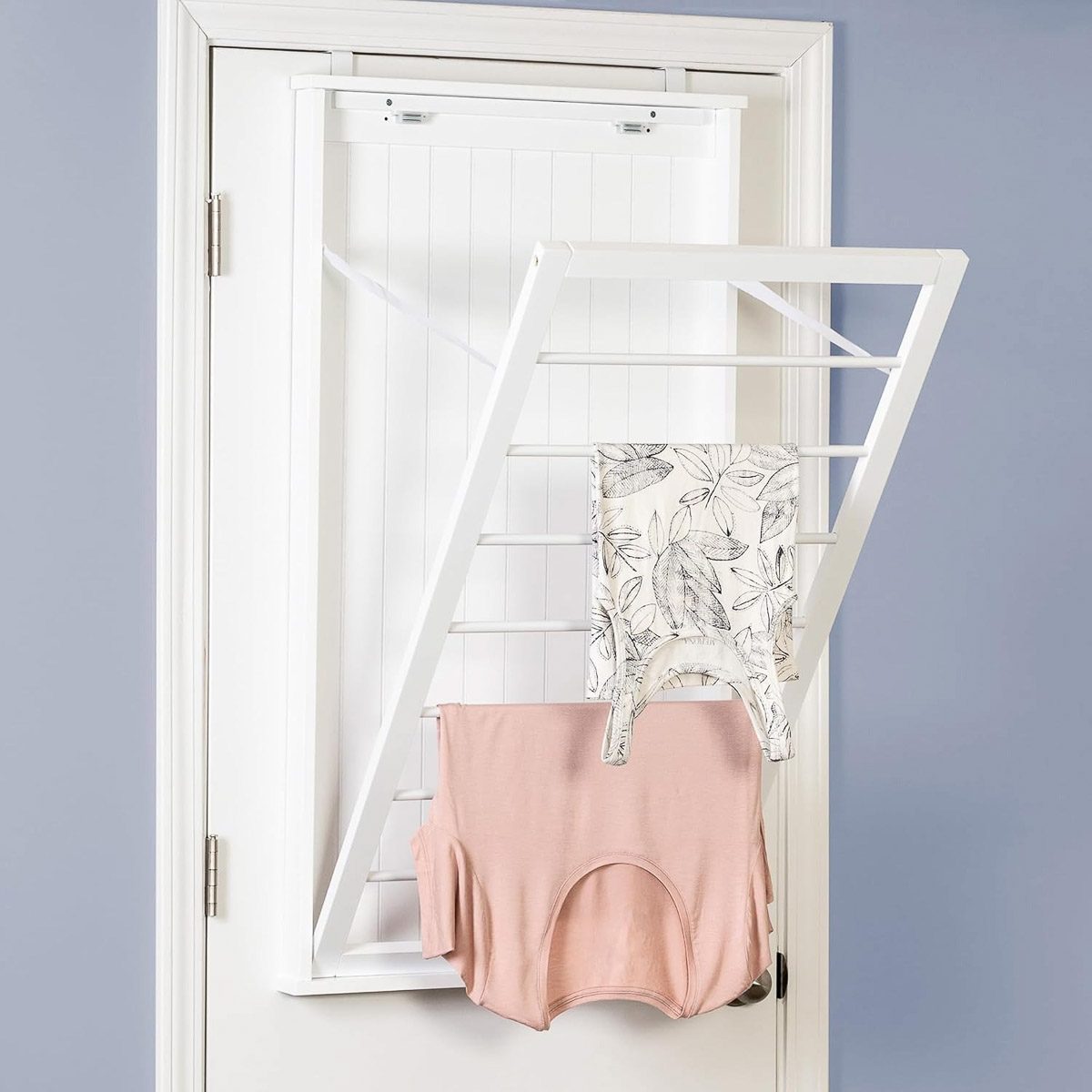 Wall mounted drying rack