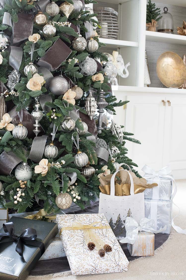 Great post on where to buy the best Christmas ribbon