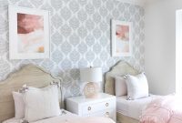 8 Clever Solutions for Above Bed Decor
