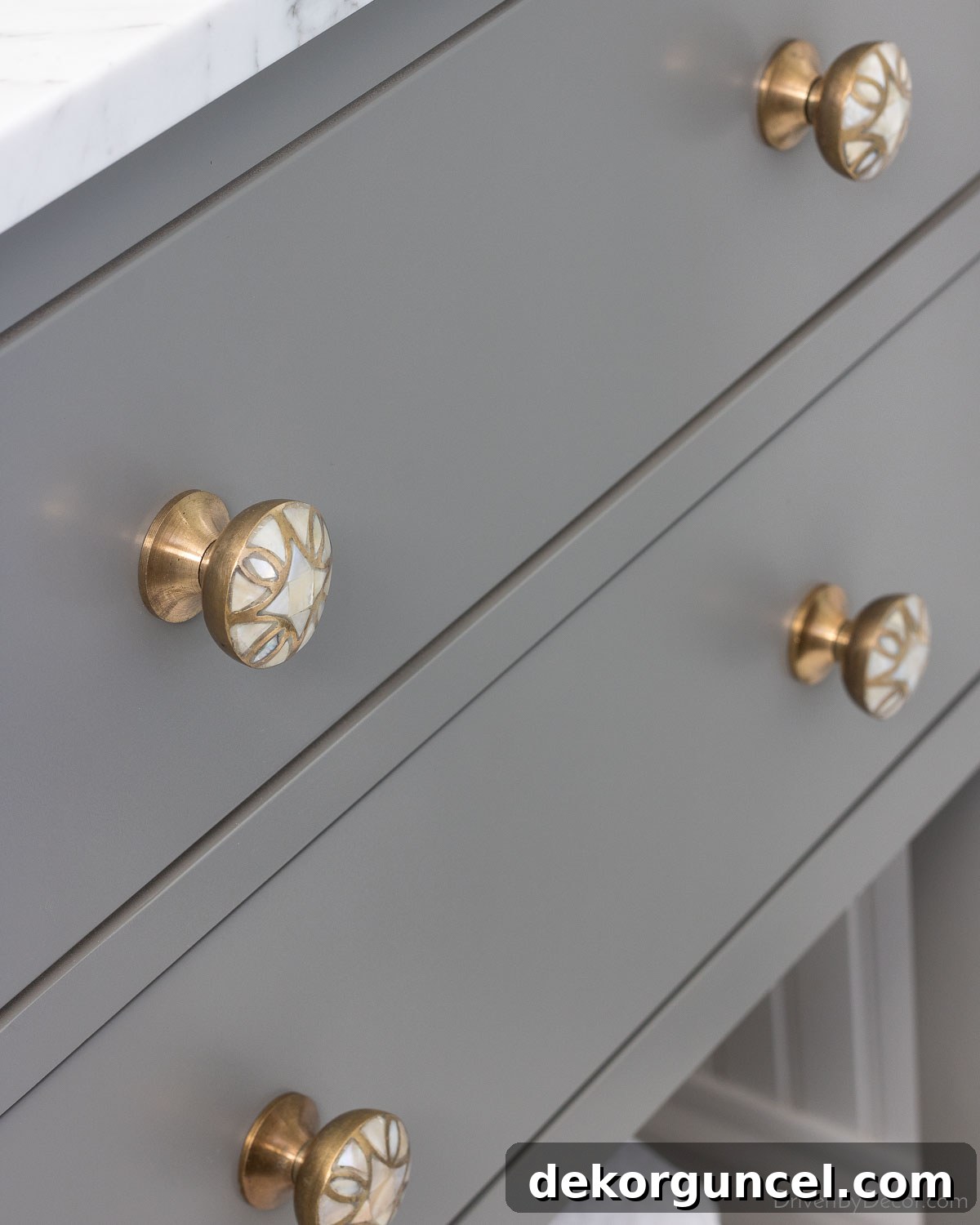 En Sevdiğim Banyo Dolap Kulpları 4 Gorgeous mother of pearl bathroom cabinet knobs