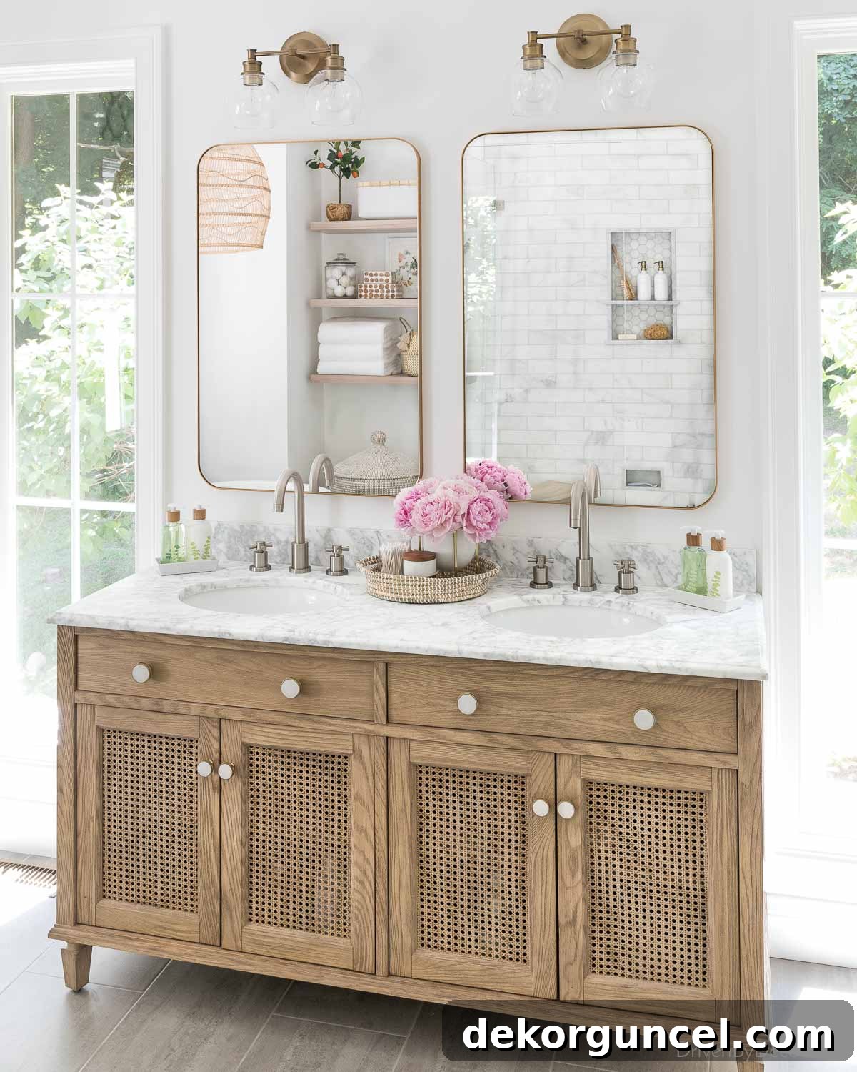 En Sevdiğim Banyo Dolap Kulpları 5 These bathroom cabinet knobs upgraded the look of our vanity!