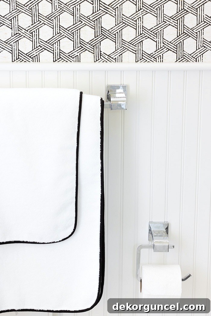 Chrome towel bar and toilet paper holder - part of Delta Ara line of bathroom accessories. More pics in post! Love!