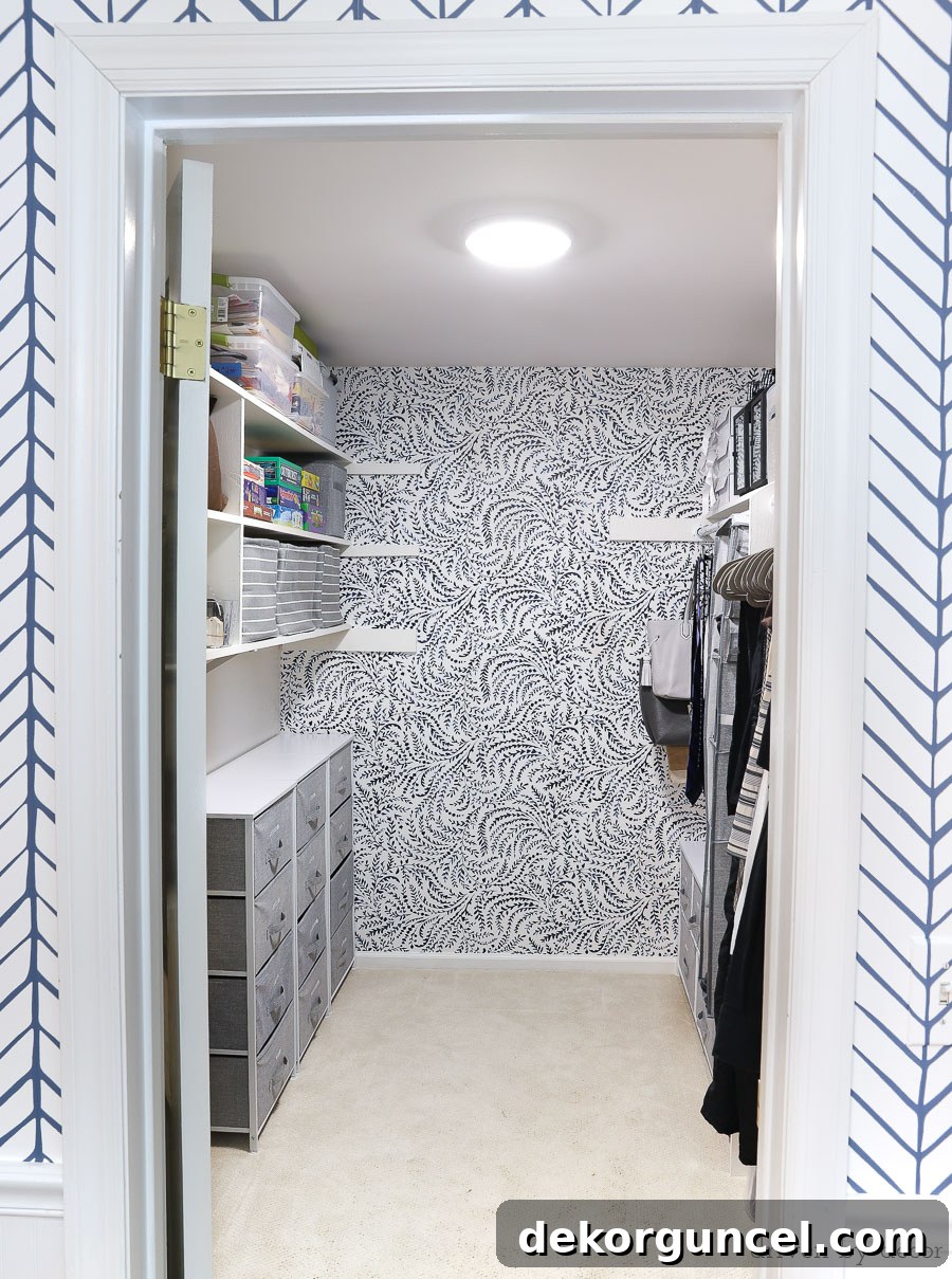 Great post sharing the best products for organizing your closet and how to go about doing it. And I LOVE these wallpapers she used!!