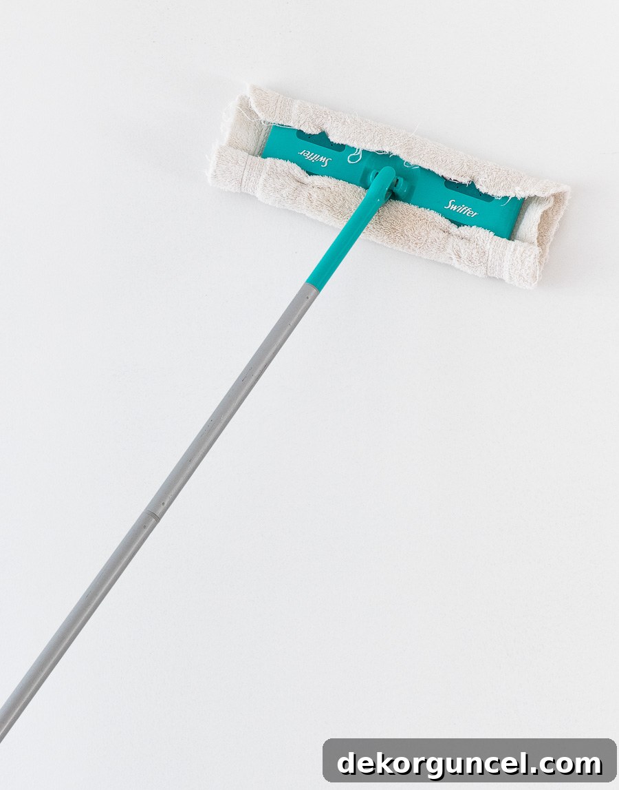 7 Speed Painting Secrets for a Flawless Finish 2 Such a smart tip for cleaning drywall dust before painting - with a Swiffer! Check out all of the other time-saving painting tips in this post!
