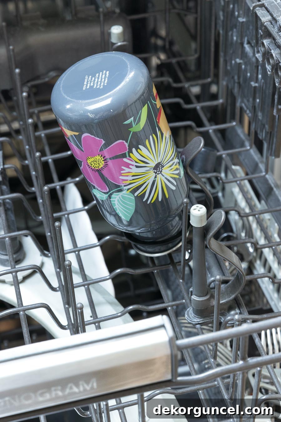 Top 10 Kitchen Appliance Features You'll Love 12 Revolutionary dishwasher feature: dedicated water jets for deep cleaning of water bottles and vases.