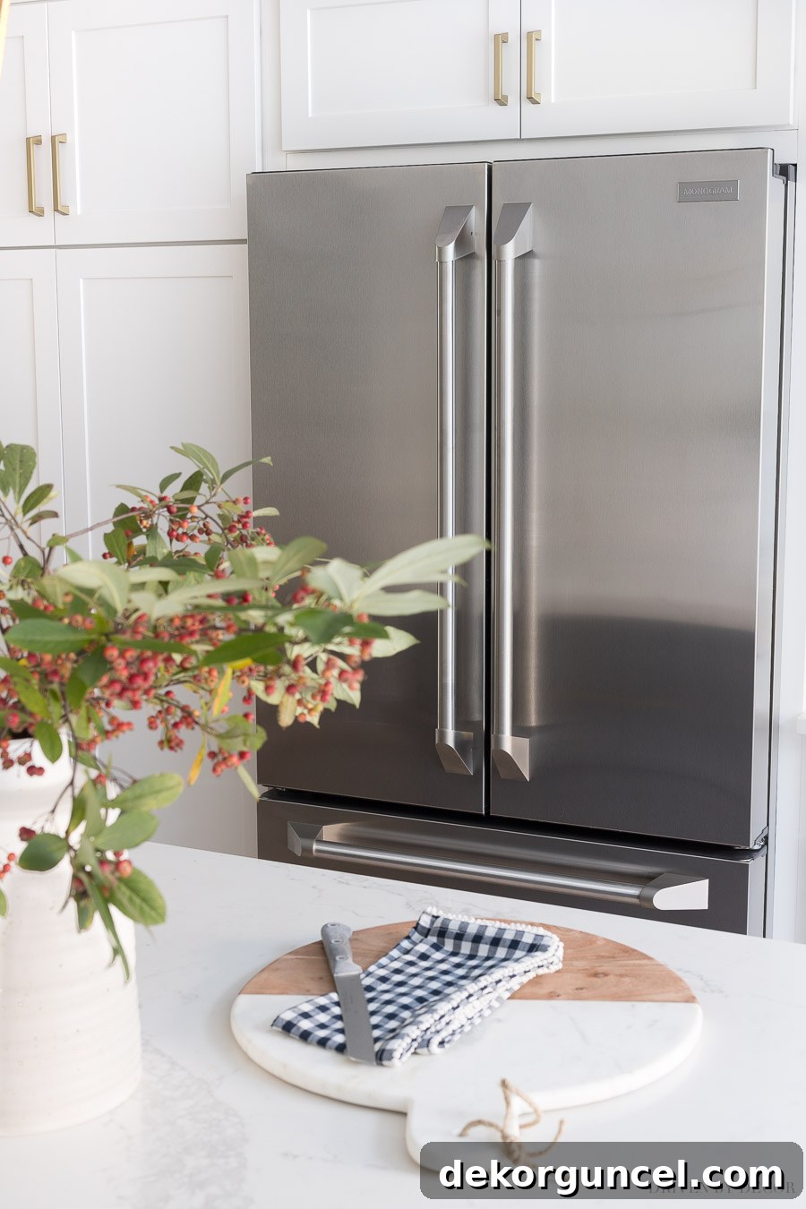 Top 10 Kitchen Appliance Features You'll Love 13 Elegant lines of Monogram's Professional style refrigerator handles enhance any kitchen aesthetic.