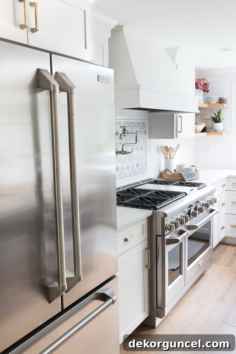 Top 10 Kitchen Appliance Features You'll Love 14 Gorgeous Monogram appliances showcasing elegant handles, highlighting favorite features for a cohesive kitchen look.