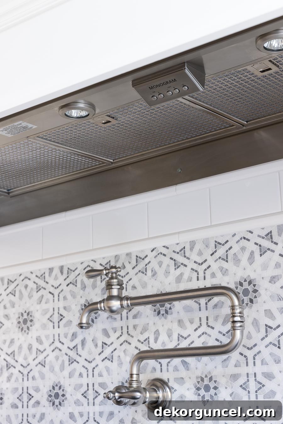 Top 10 Kitchen Appliance Features You'll Love 19 Range hood controls featuring remote mounting options for convenient placement on backsplash or countertop.