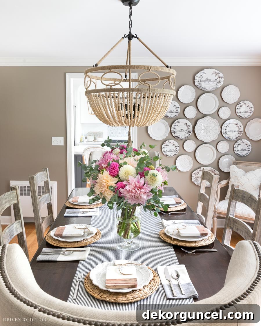 Loving this beaded chandelier! The rope detailing is gorgeous! Direct link in post!