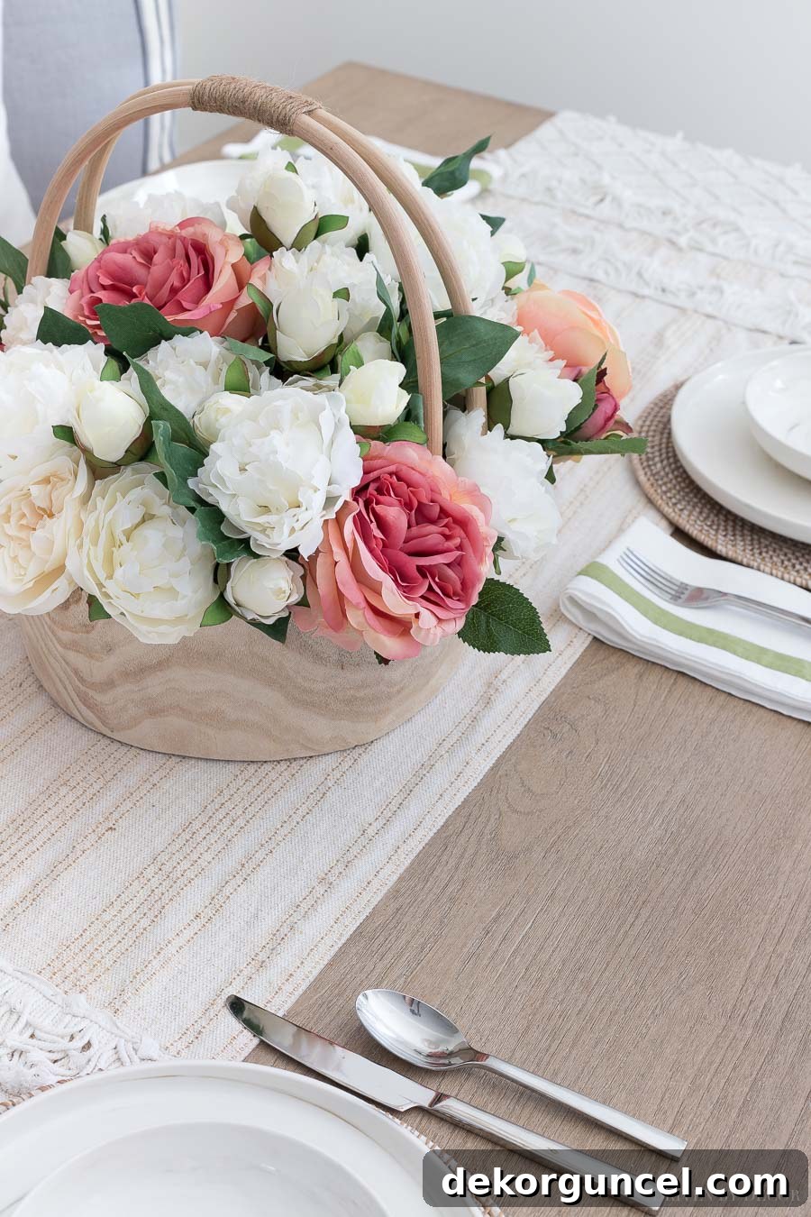 High-quality image displaying the clear wax finish on a wood table, accompanied by a detailed application tutorial.