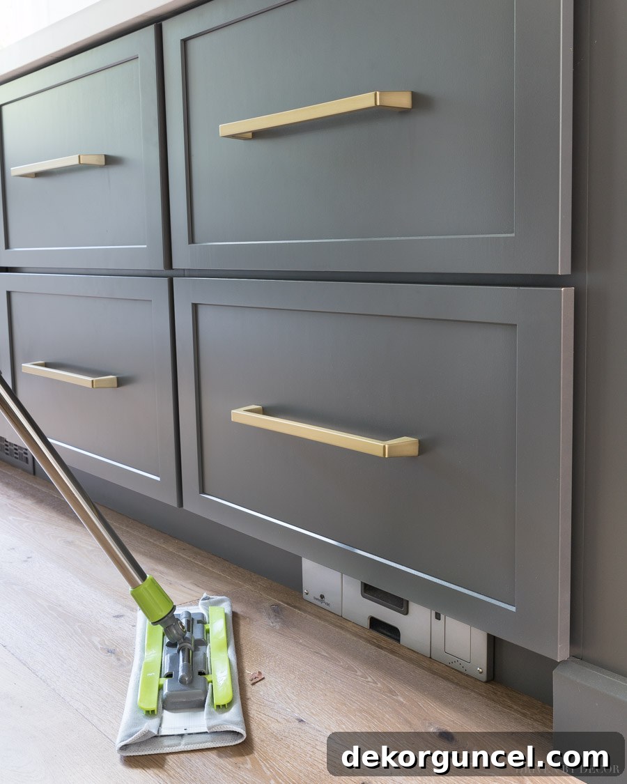 This microfiber hardwood floor mop is the best! Love that the pads can be washed and reused!