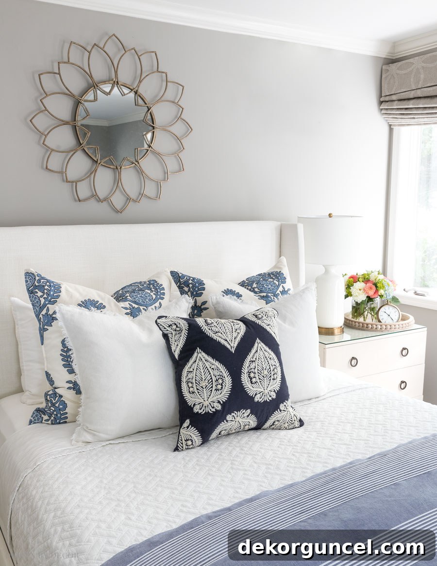 Love this simple arrangement of pillows - it's one of the five pillow 