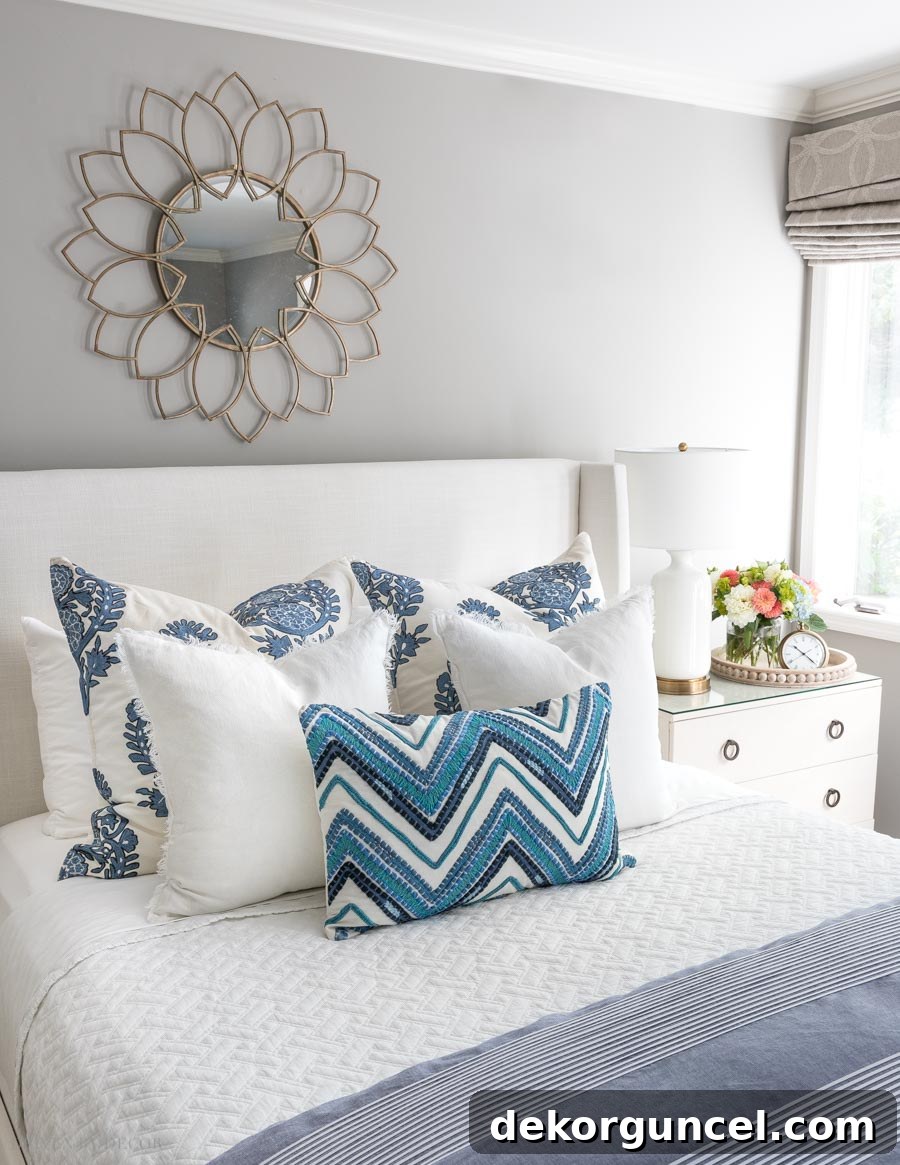 These simple formulas for arranging bed pillows are SO helpful. Love this one!