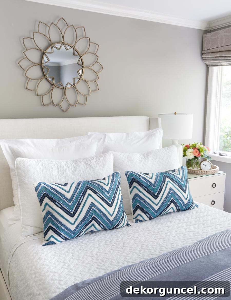 Such a helpful post on formulas for arranging decorative pillows on your bed! Love this one!