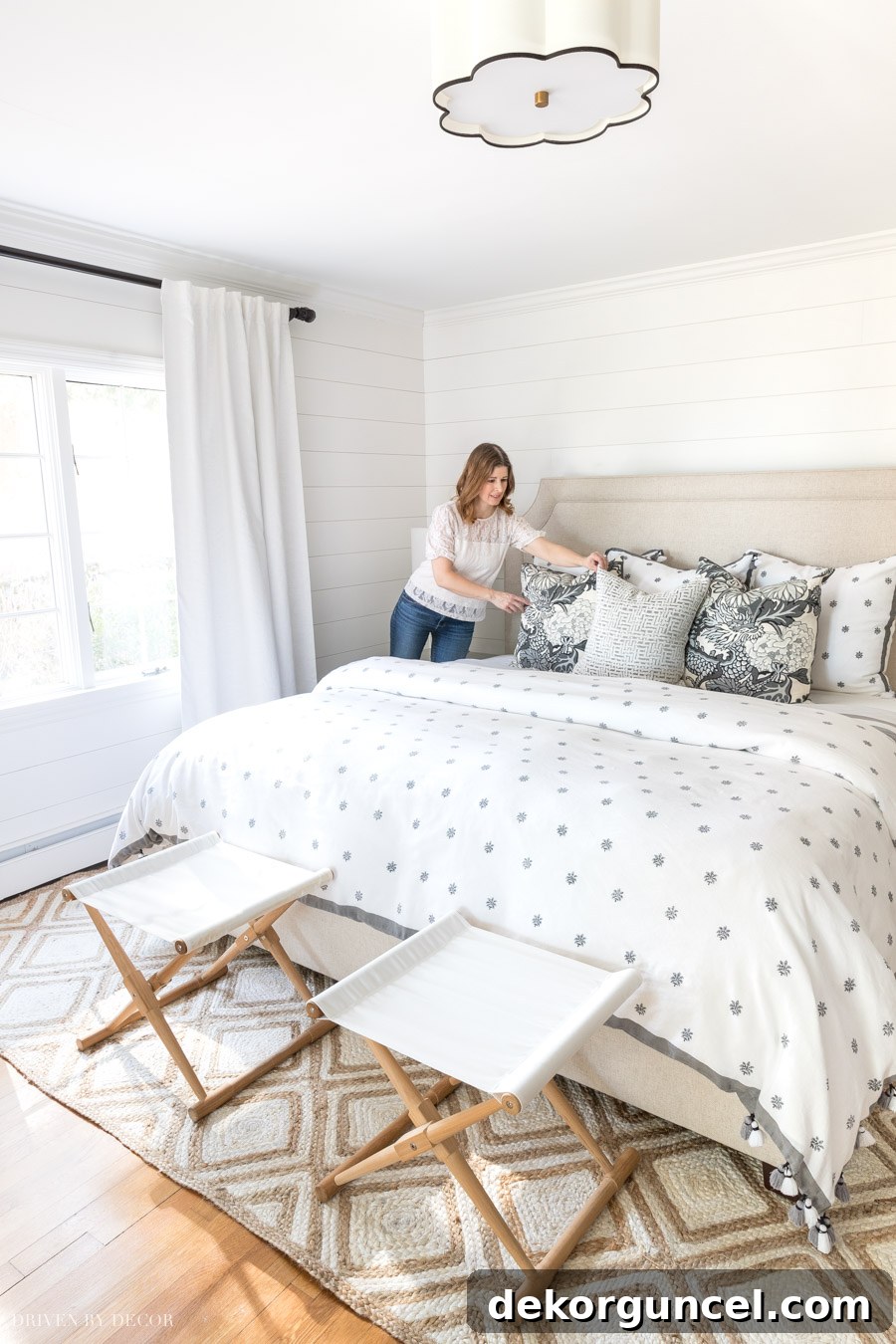 Stylish bedroom featuring the patterned jute rug, enhancing the overall aesthetic.