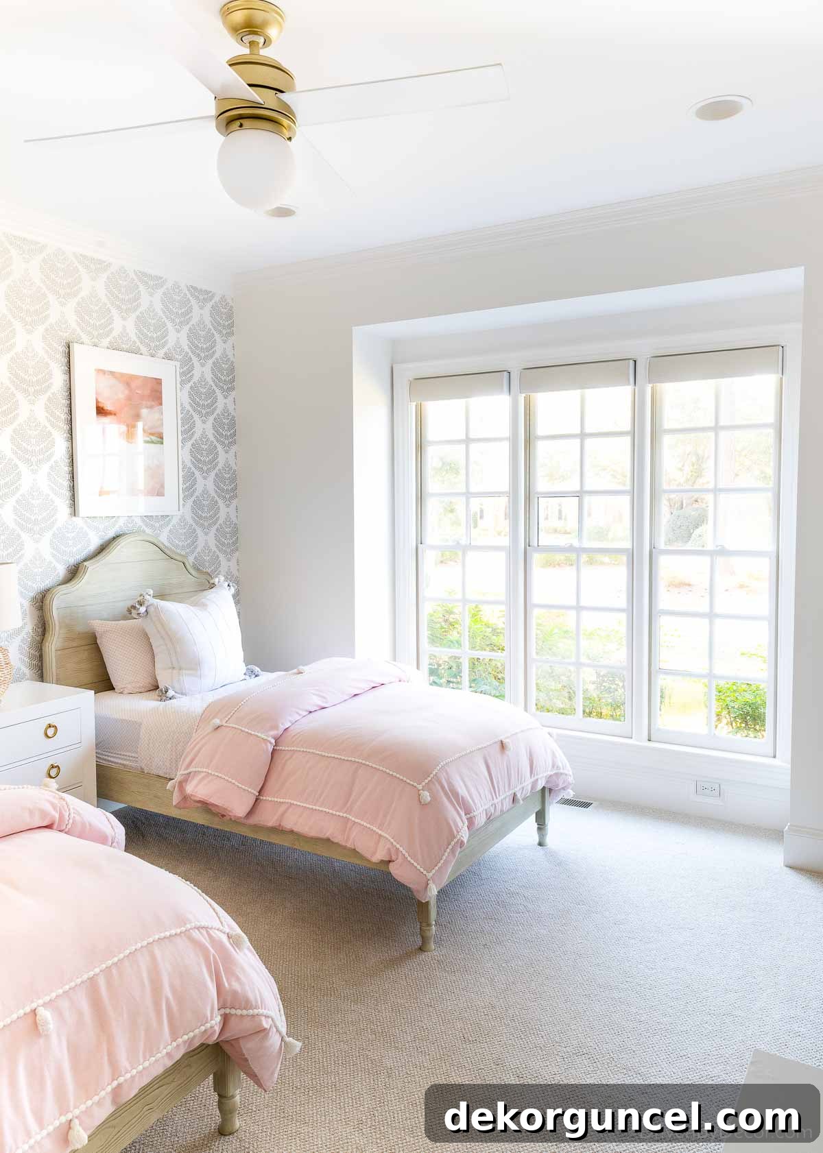 Gorgeous ceiling fan in girls bedroom