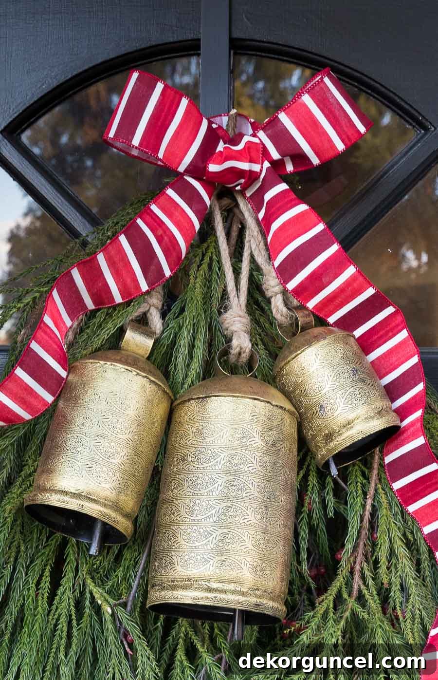 The perfect Christmas bells to hang on your front door!