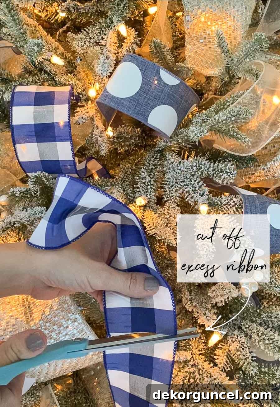 The Ultimate Christmas Tree Decorating Guide 17 Christmas tree ribbon - ideas for adding it to your tree!