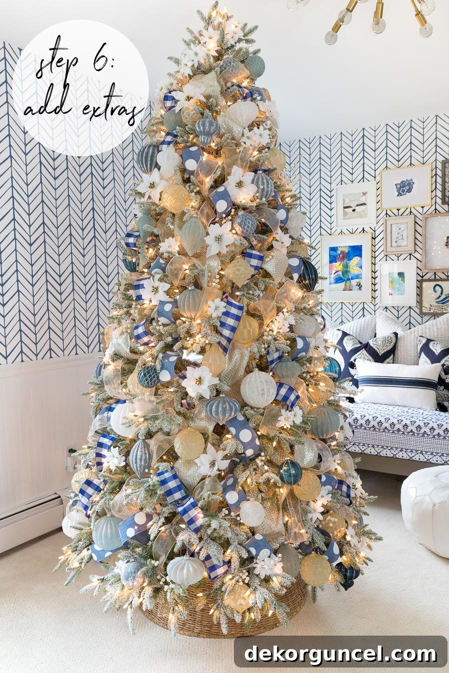 The Ultimate Christmas Tree Decorating Guide 21 Love how she added the flowers and berries to her Christmas tree! Great how-to post!