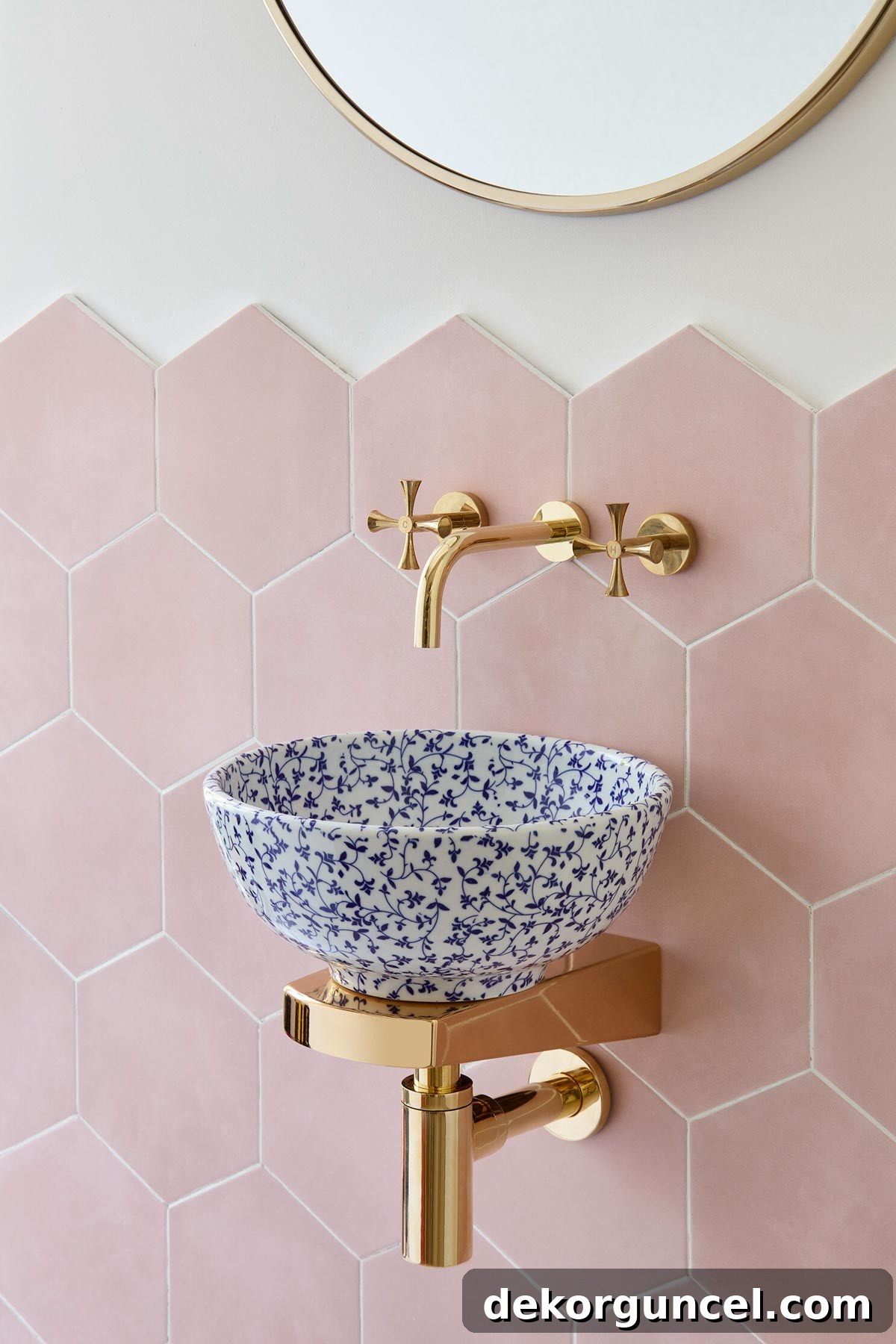 The cutest mini basin sink perfect for small bathrooms!
