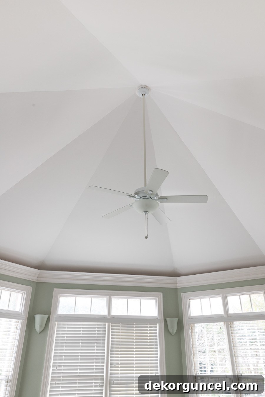 Love the design of this octagonal ceiling!