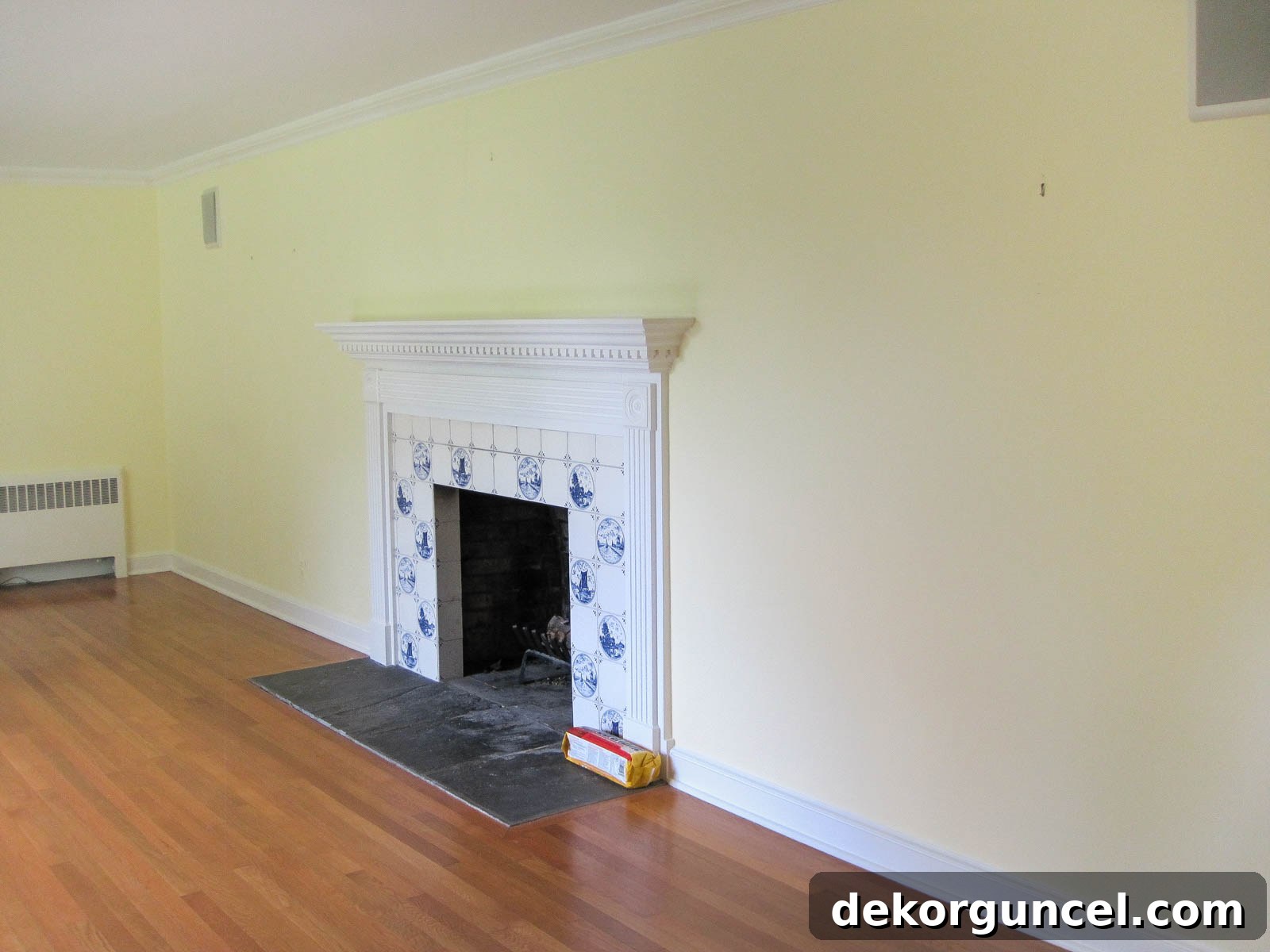 Sherwin Williams Anew Gray Paint Color Review 8 Our living room before we remodeled it!