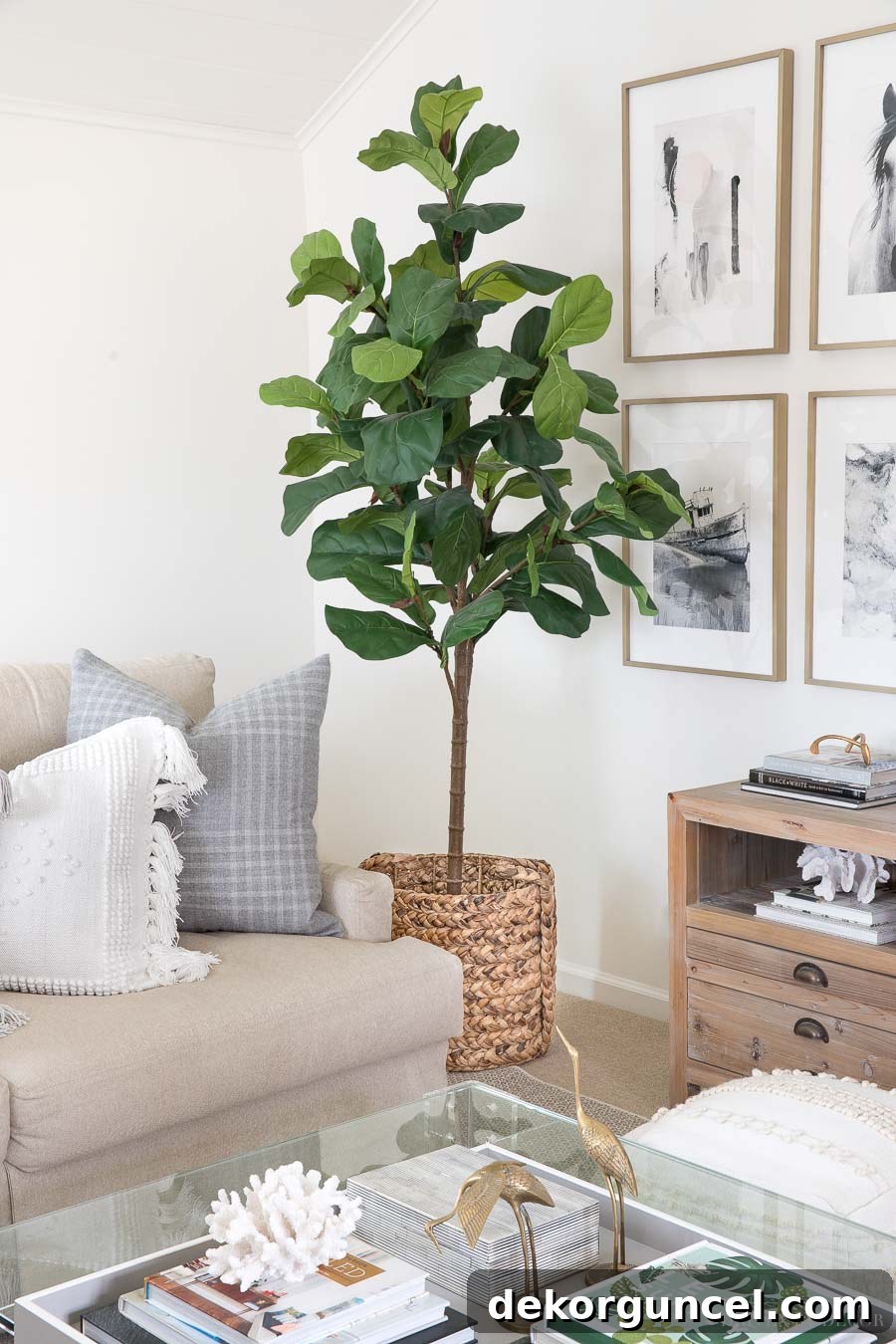 Maximize Your Living Room Corners 10 Brilliant Ideas 4 Looks so real! A faux fiddle leaf fig tree in a woven basket fills this living room corner beautifully!