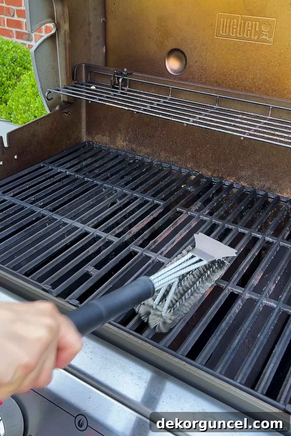 The best grill brush and scraper for easy and effective cleaning, perfect for Father's Day.