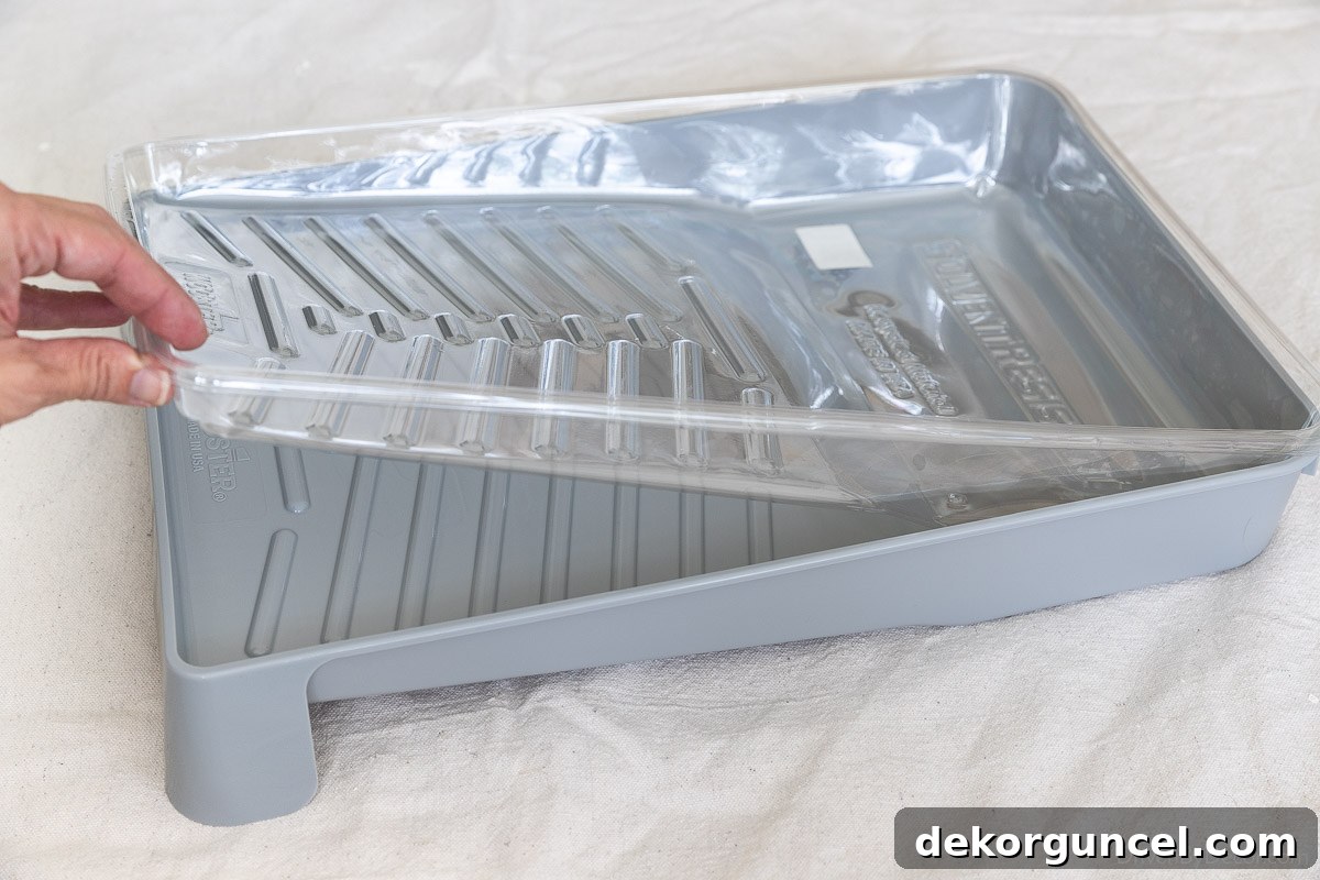 Master Room Painting: 10 Easy Steps for a Perfect Finish 7 Place a liner inside of paint tray for easy clean-up