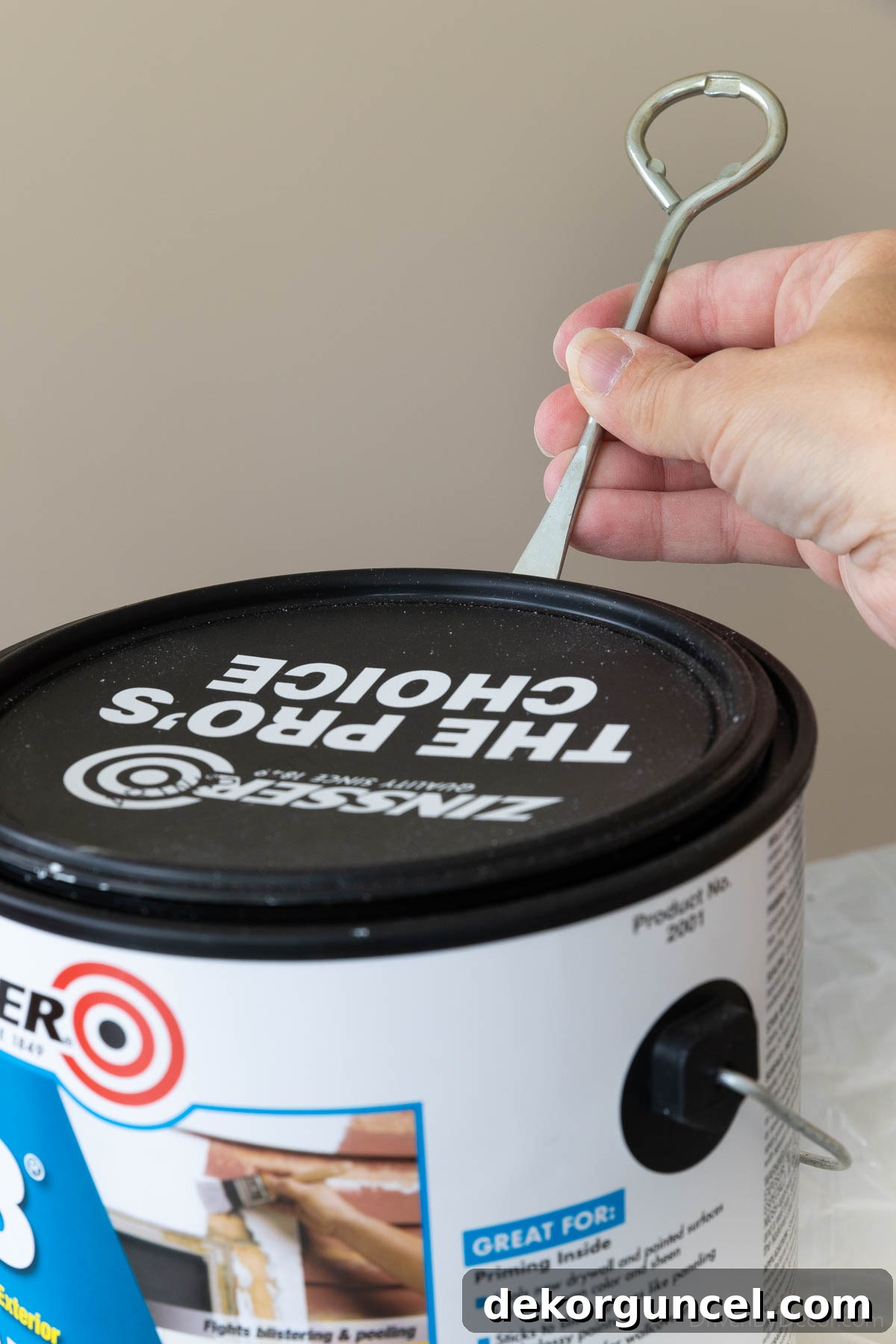 Master Room Painting: 10 Easy Steps for a Perfect Finish 9 Paint can opener