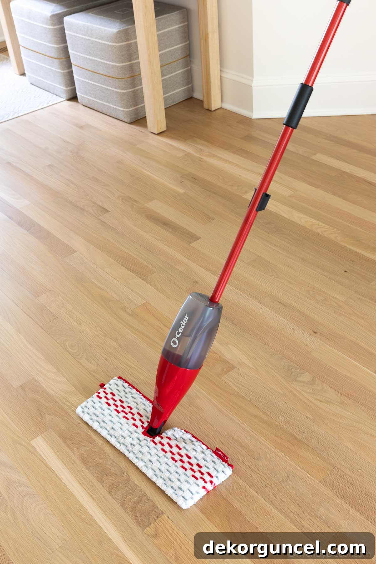 Details on how to clean hardwood floors using this microfiber spray mop