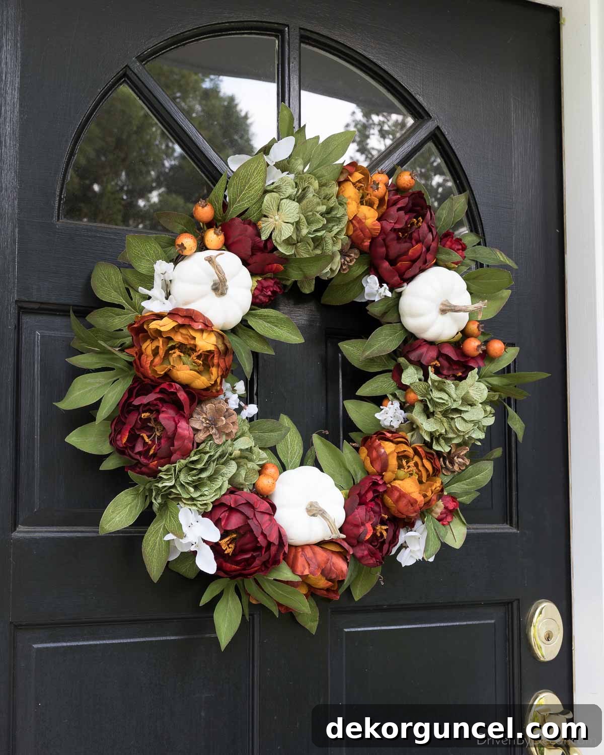 Gorgeous fall wreath - the perfect front door fall decor