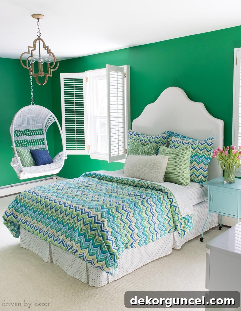 Love this green paint color - Sherwin Williams Lucky Green. Click through for more info on this paint color to see if it's a good choice for your home!