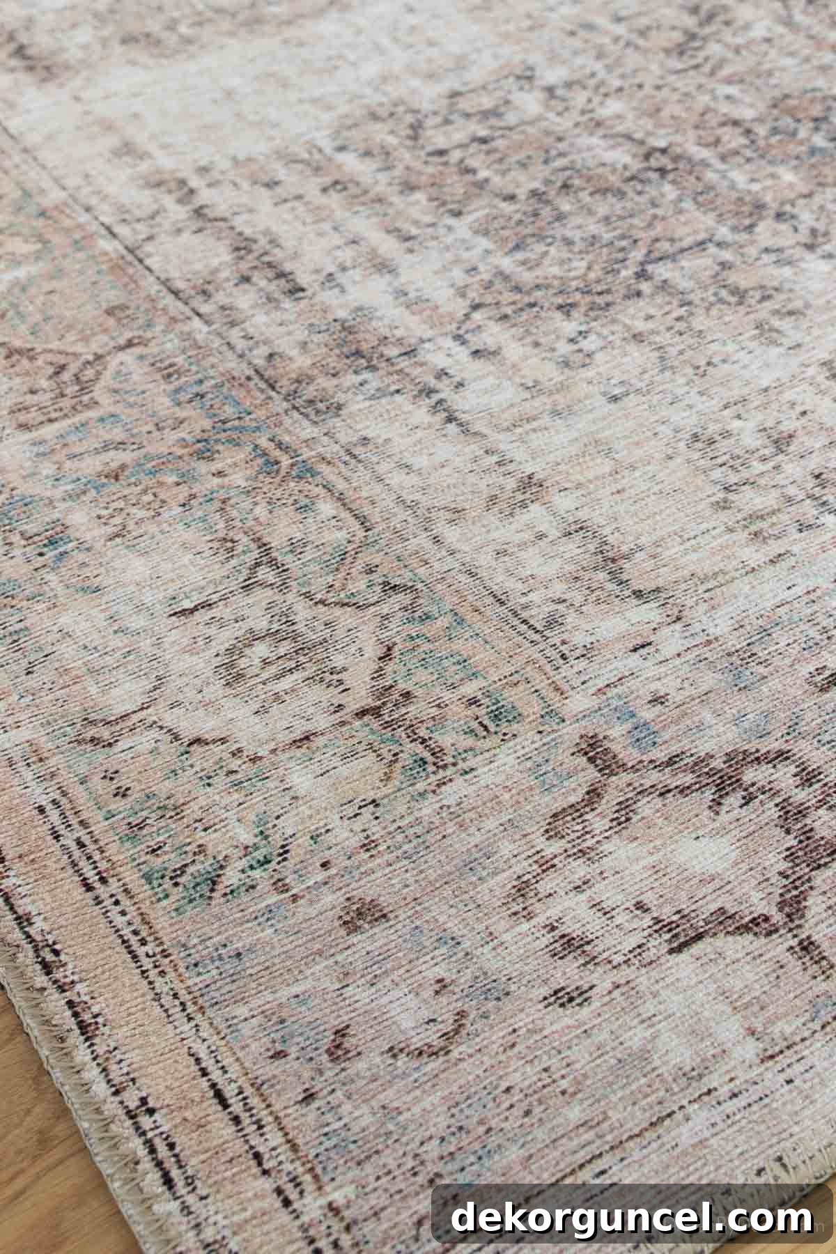 Vintage style area rug that's fade- and stain-resistant