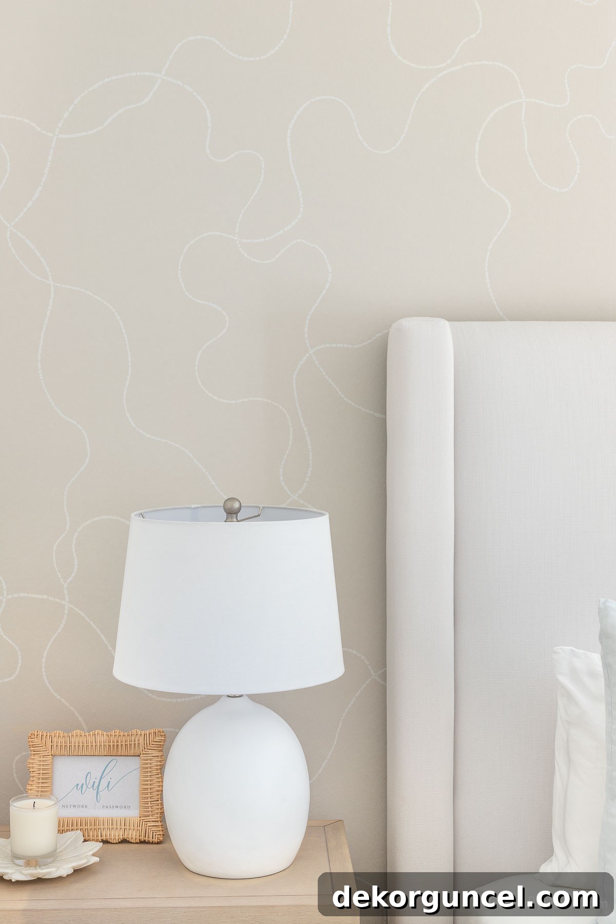 Beige and white scribble wallpaper
