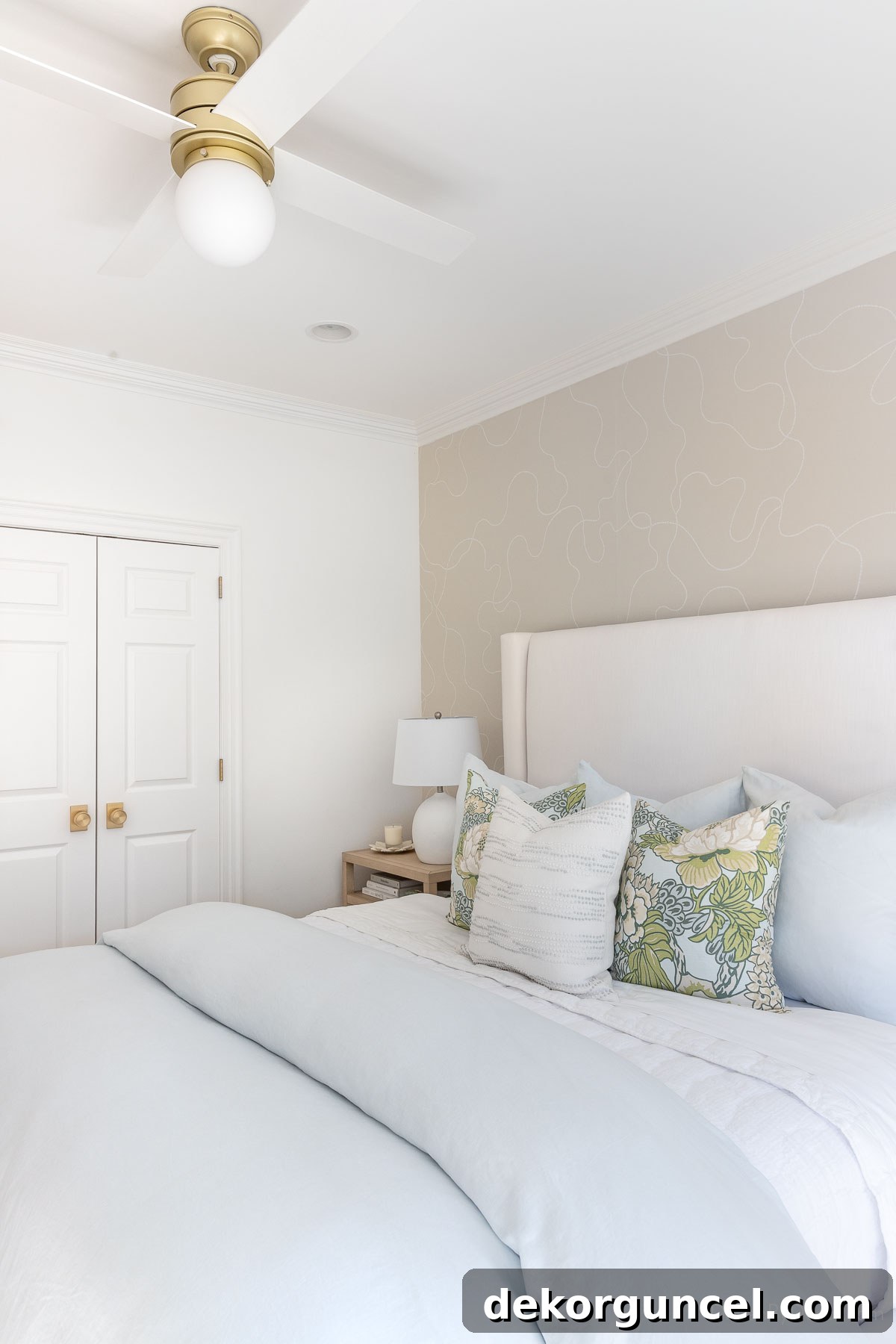 Light blue duvet cover in bedroom